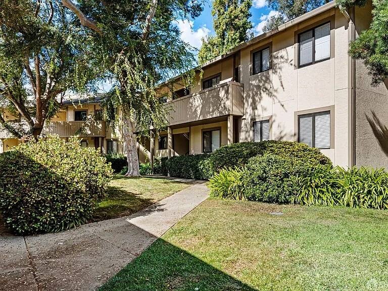 Foto principal - 1038 N Abbott Ave