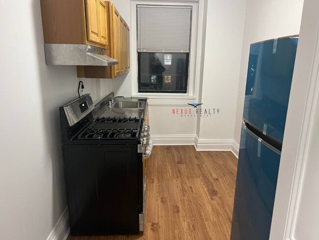 Building Photo - 37-58-58 86th St
