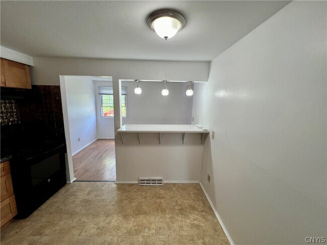 Building Photo - 8050 Lucas Dr