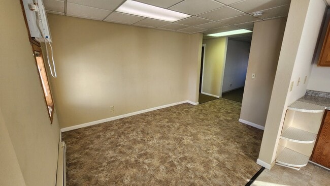 Building Photo - 2 Bedroom, 1 Bathroom Apartment For Rent D...