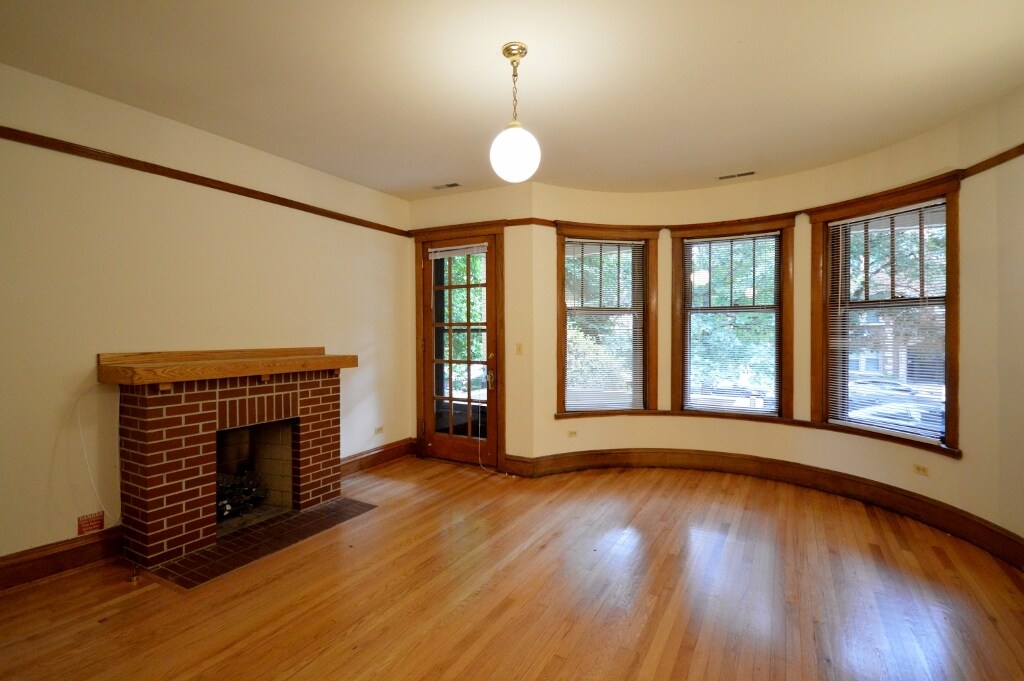 Primary Photo - 3920 N Janssen Ave
