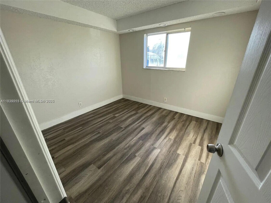 Foto principal - 2150 Madison St