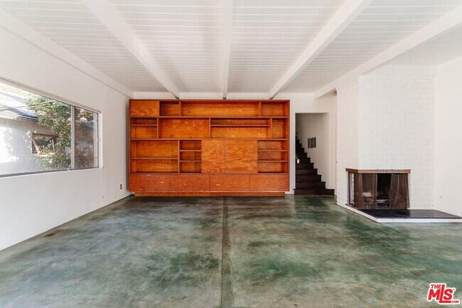 Foto del edificio - 2042 Sanborn Ave