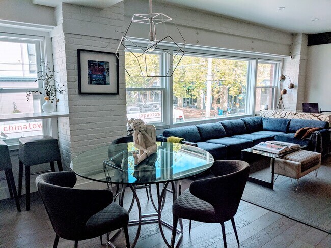 Foto del edificio - 121 S Jackson St