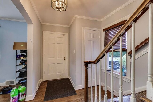 Building Photo - 4350 Bobolink Terrace