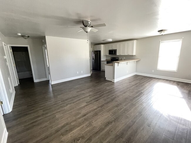 Foto del edificio - Great location near 321 for this 3 bedroom...