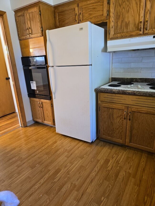 Foto del edificio - 19000 Lakeshore Blvd