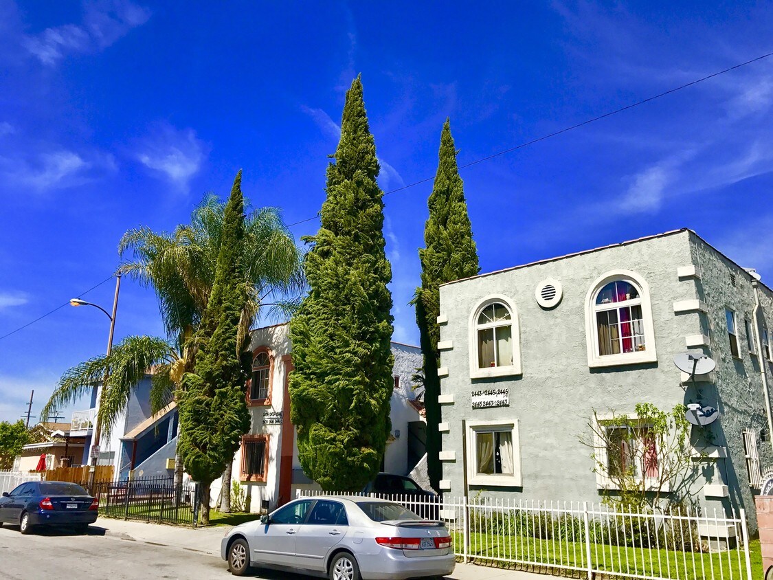 Building Photo - 2439 Palm Pl
