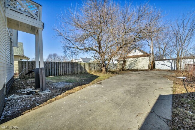 Foto del edificio - 4306 Buechner Ave