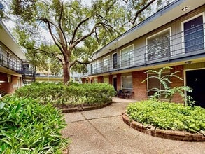 Building Photo - 918 Heights Blvd