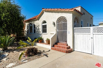 Building Photo - 1709 E 60th St