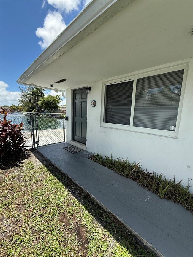 Foto del edificio - 842 SW 2nd St