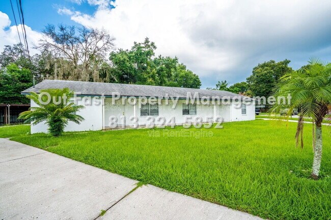 Foto del edificio - 6913 Mathers Ln