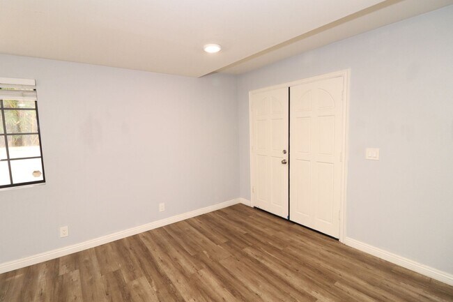 Building Photo - Casita Way (4025)