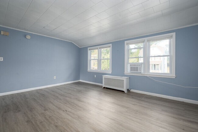 Building Photo - 3201 Wisteria Ave