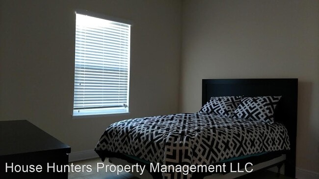 Building Photo - 4 br, 3 bath House - 9518 Wacker Ter