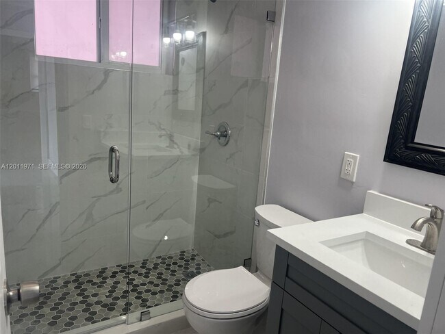 Foto del edificio - 1067 NW 24th St