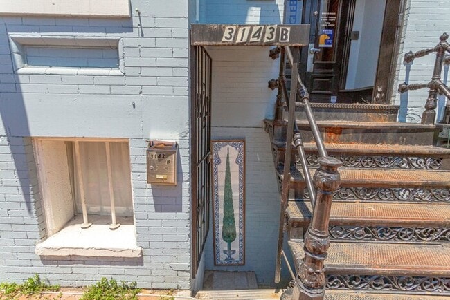 Building Photo - 3143 N St NW