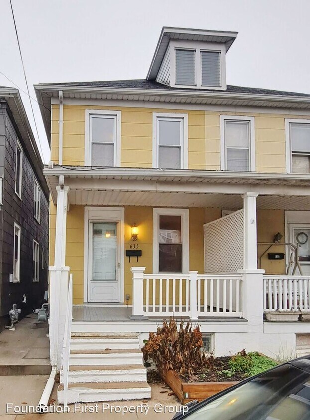 3 br, 2 bath House 635 E Middle St House Rental in Hanover, PA