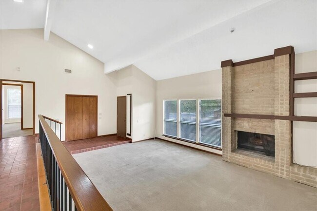 Foto del edificio - 2015 Mistywood Dr