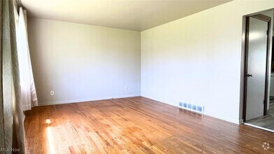Building Photo - 6036 Tam O Shanter Dr