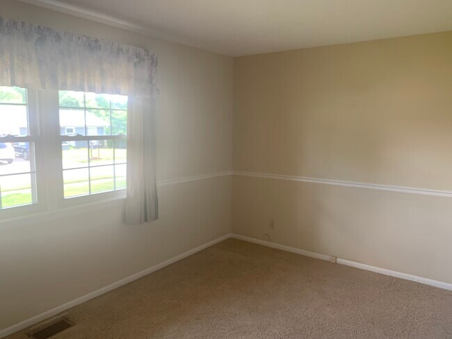 Foto del edificio - 2829 Hillside Dr