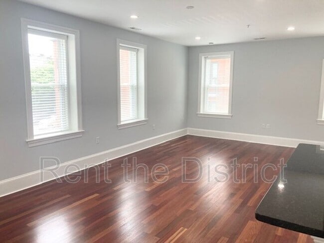 Building Photo - 1324 Euclid St NW