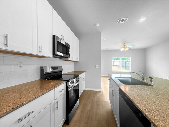 Foto del edificio - 632 Levine Ct