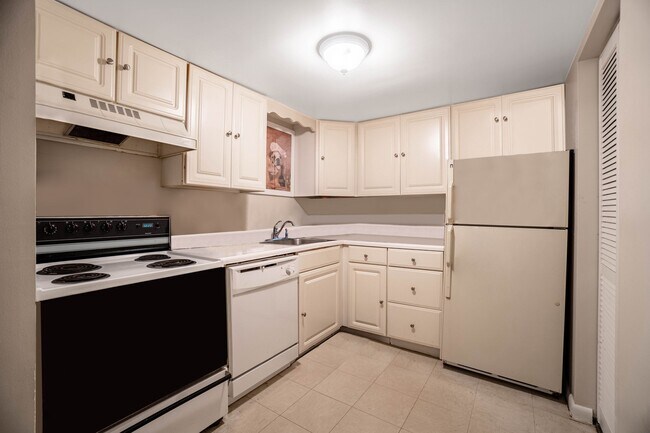 Kitchen - 114 W Prospect Ave