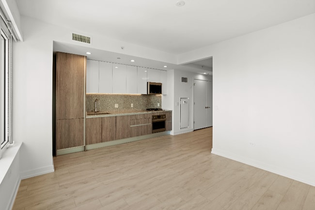 Photo - 169 W Elm St Apartment