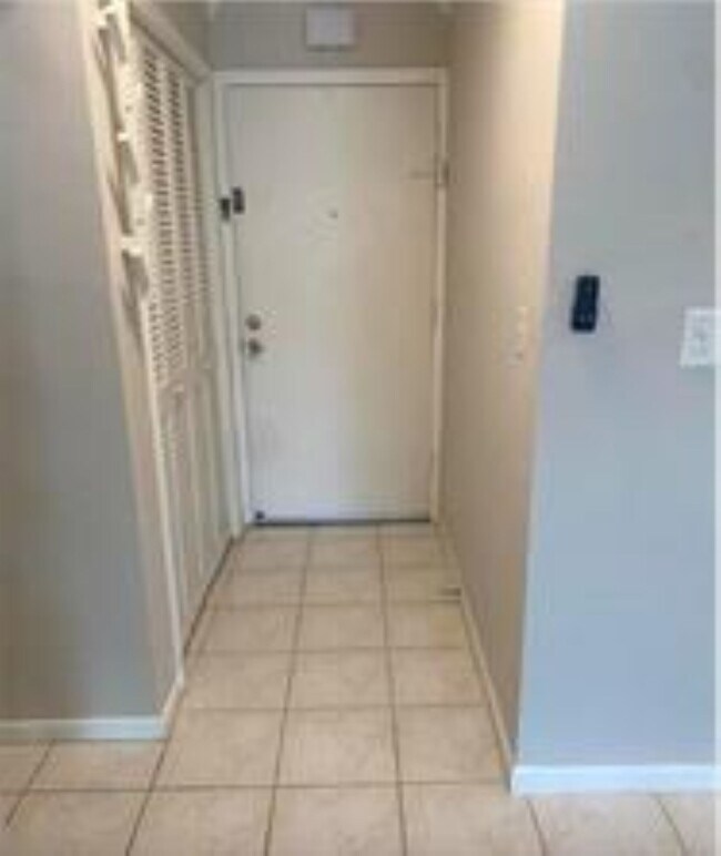 Foto del edificio - 1851 NE 62nd St
