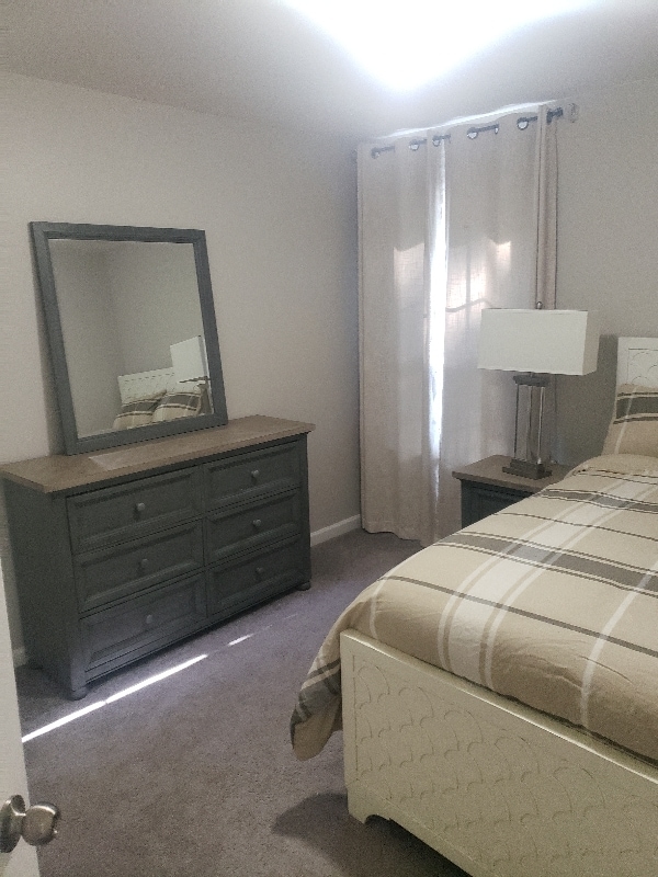 Foto del edificio - 7592 Holly Ridge Dr