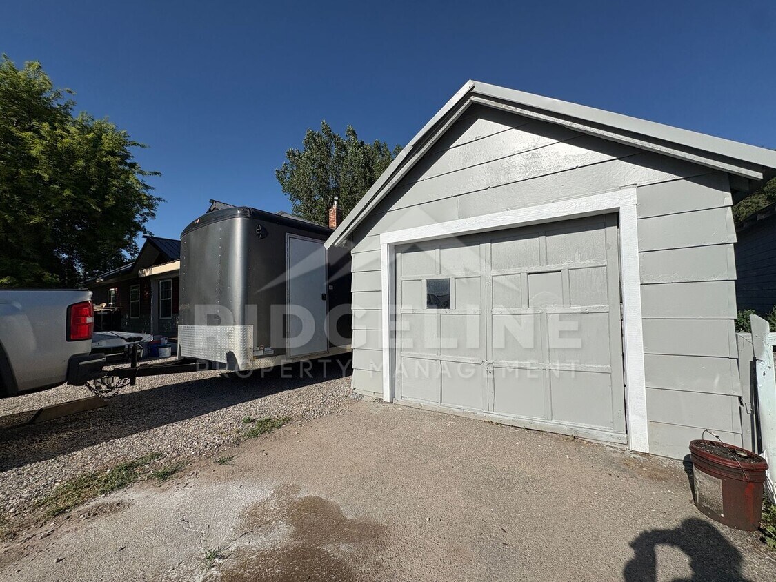 Building Photo - Beautifully Renovated 3 bed/ 2 bath home in Ririe