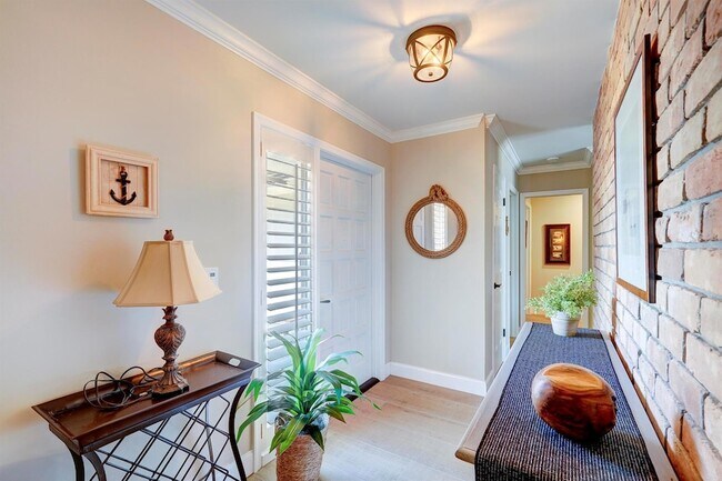 Foto del edificio - 1090 Fairview Ln