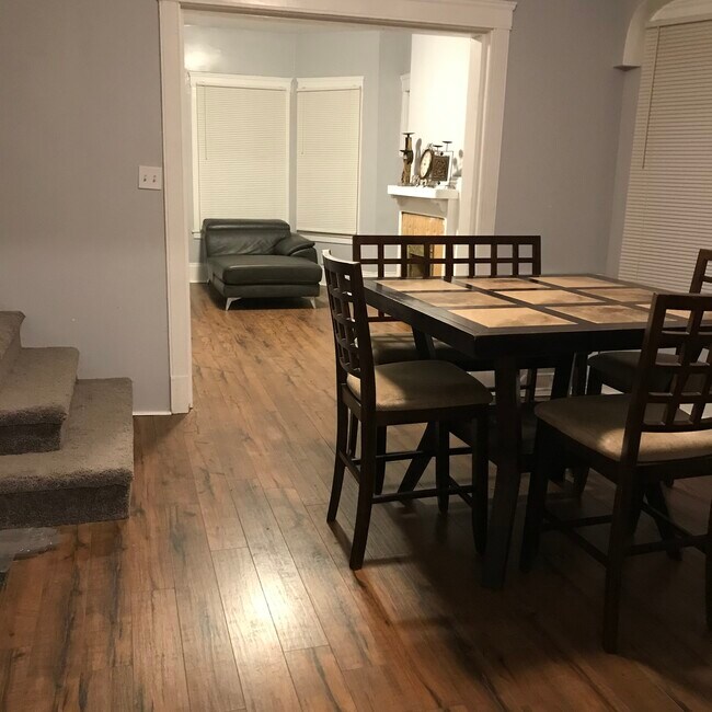 Foto del edificio - 1476 E 114th St