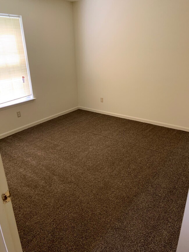 Foto del edificio - 319 Cedar Xing