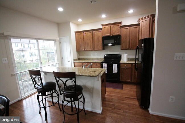 Foto del edificio - 7261 Stallings Dr