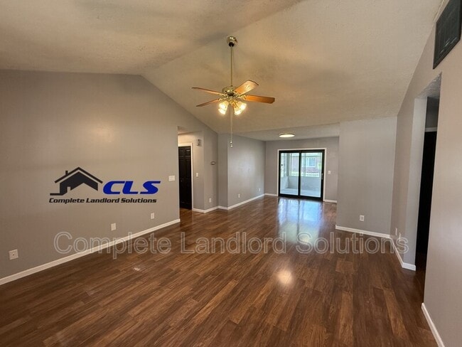 Building Photo - 2972 Kings Ct