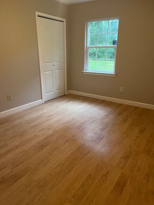 Foto principal - 15601 Waycross Dr