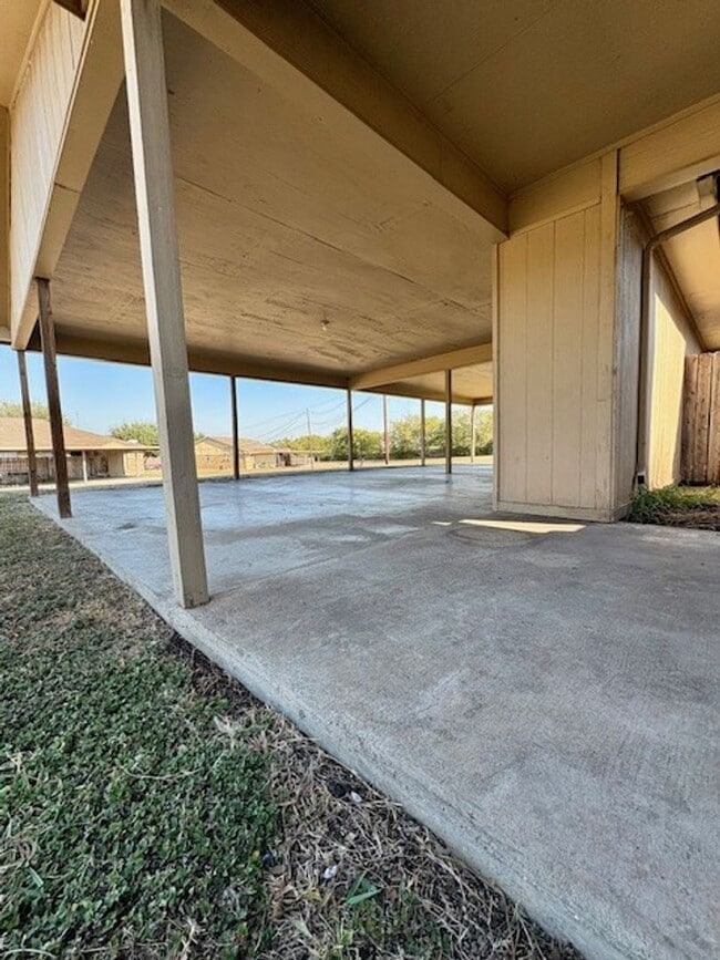 Building Photo - G 100-102 Gruver Circle