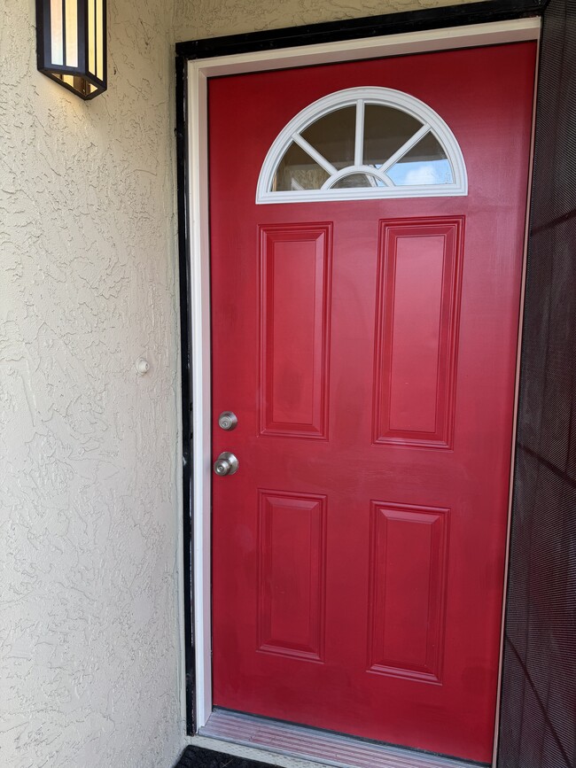 Foto del edificio - 248 Glover Ave