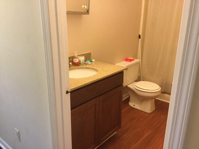 Baño - 221 Pheasant Run Dr