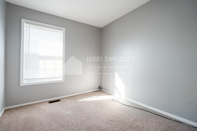 Foto del edificio - 5815 Hil-Mar Dr