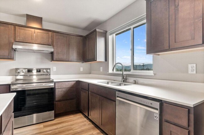 Foto del edificio - 303 E Broadway Ave