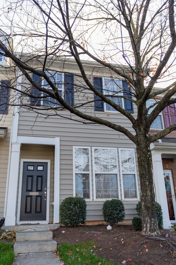 Entrance - 814 Bryant St