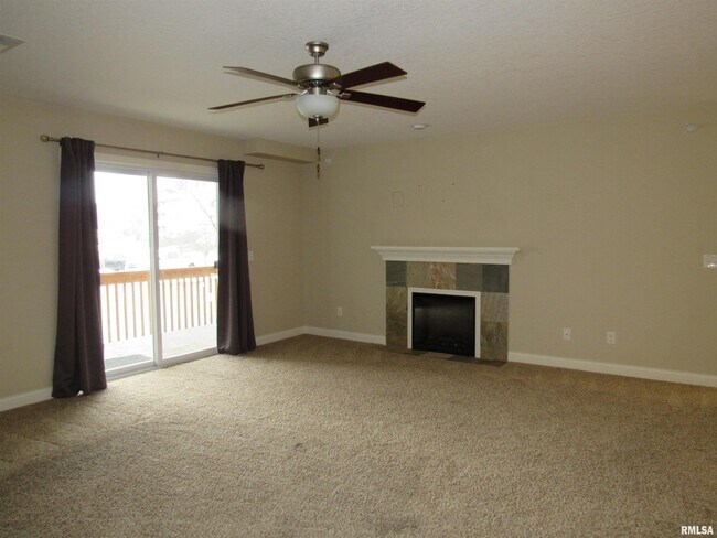 Foto del edificio - 4101 Creek Hill Dr