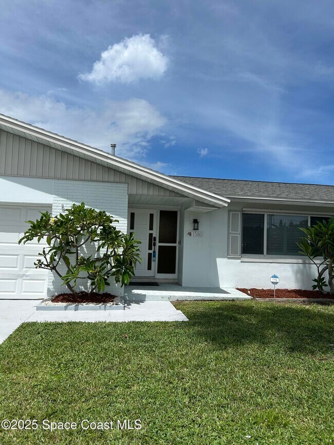 Foto del edificio - 1380 Holiday Blvd