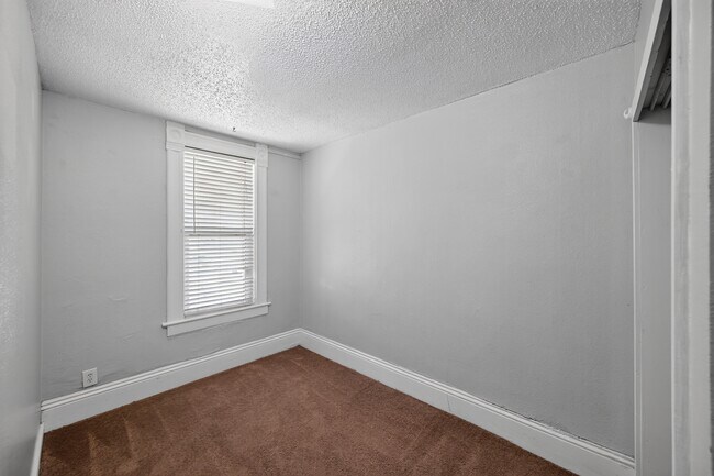 Building Photo - 2136 Lafayette St