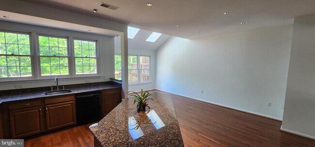 Foto del edificio - 20320 Burnley Square