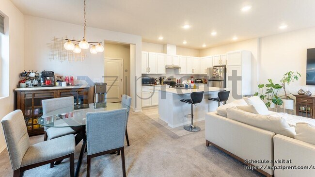 Foto del edificio - 24460 E Harrier Ln